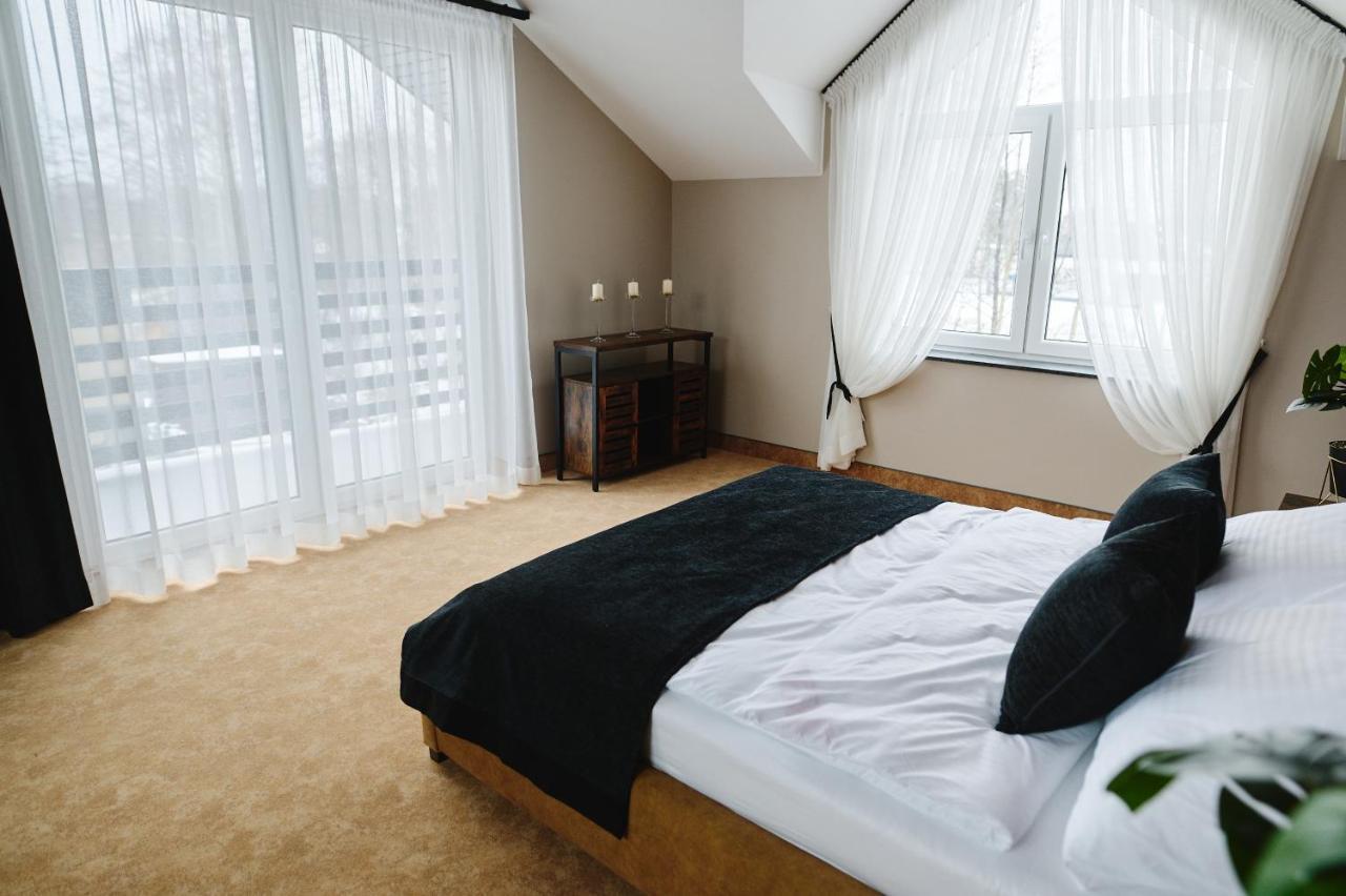 M&M Apartamenty Jasionka Bagian luar foto