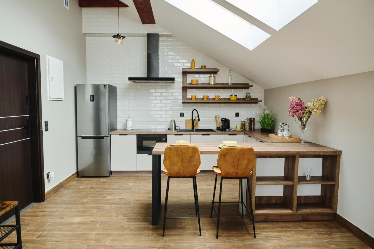 M&M Apartamenty Jasionka Bagian luar foto