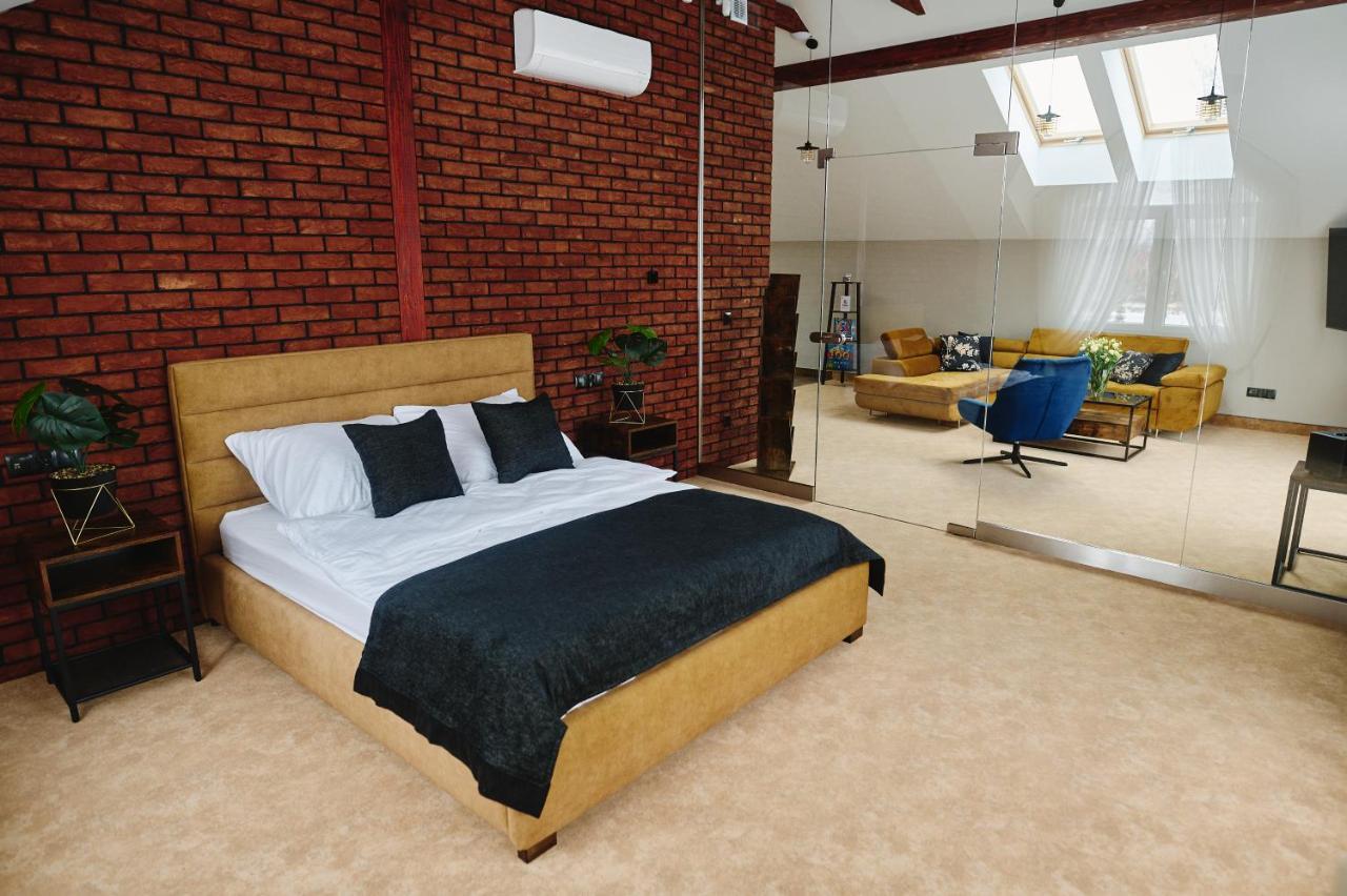 M&M Apartamenty Jasionka Bagian luar foto