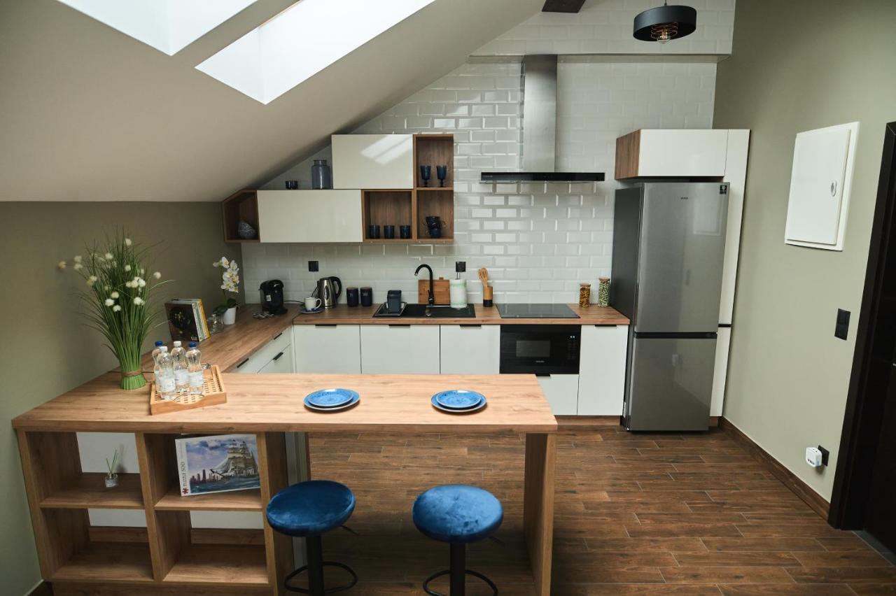 M&M Apartamenty Jasionka Bagian luar foto