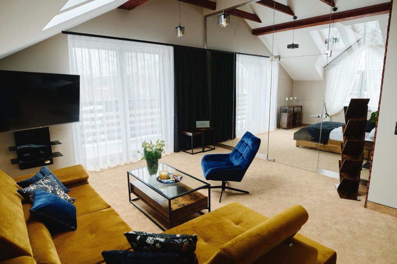 M&M Apartamenty Jasionka Bagian luar foto